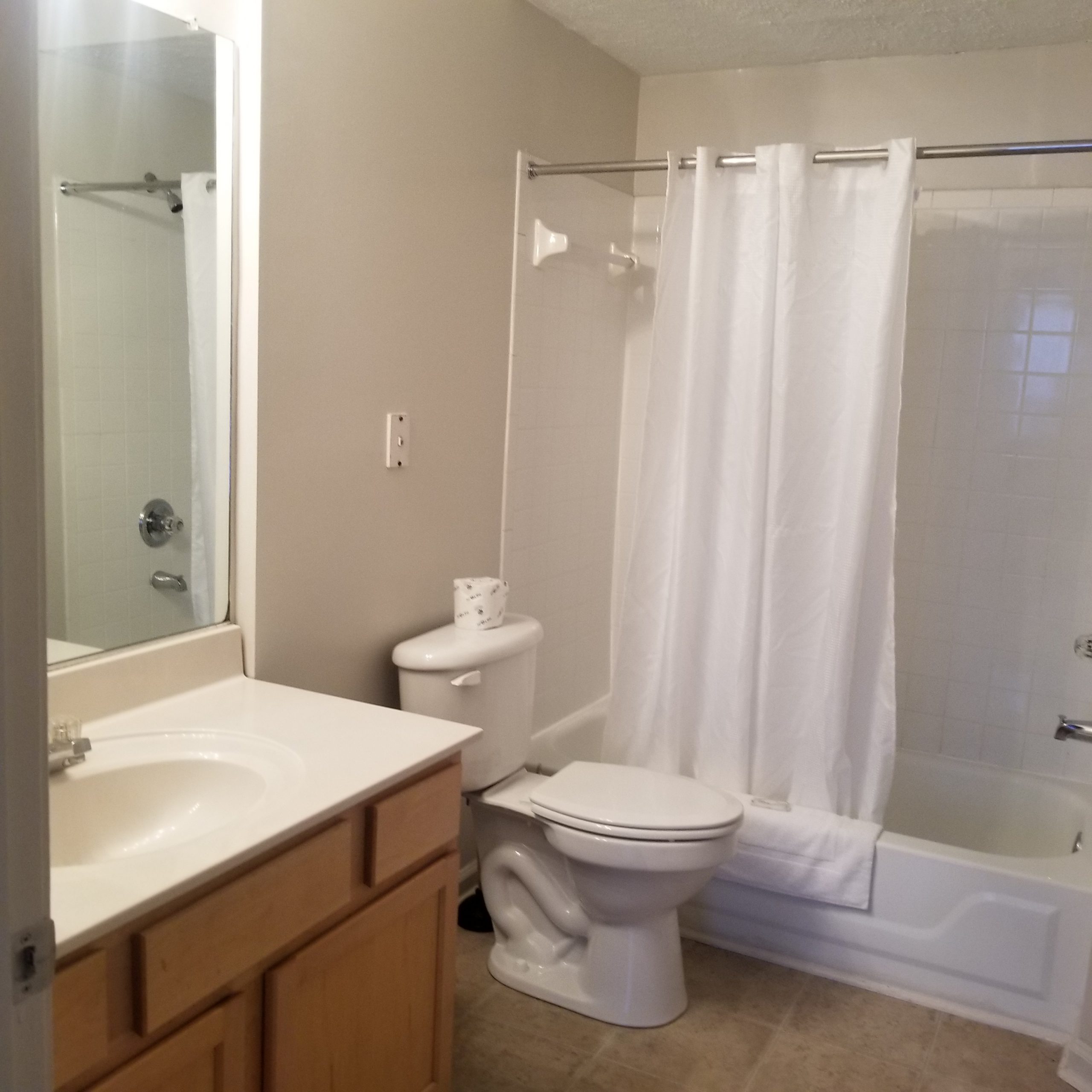 Bathroom 1 | Lexington Relocation